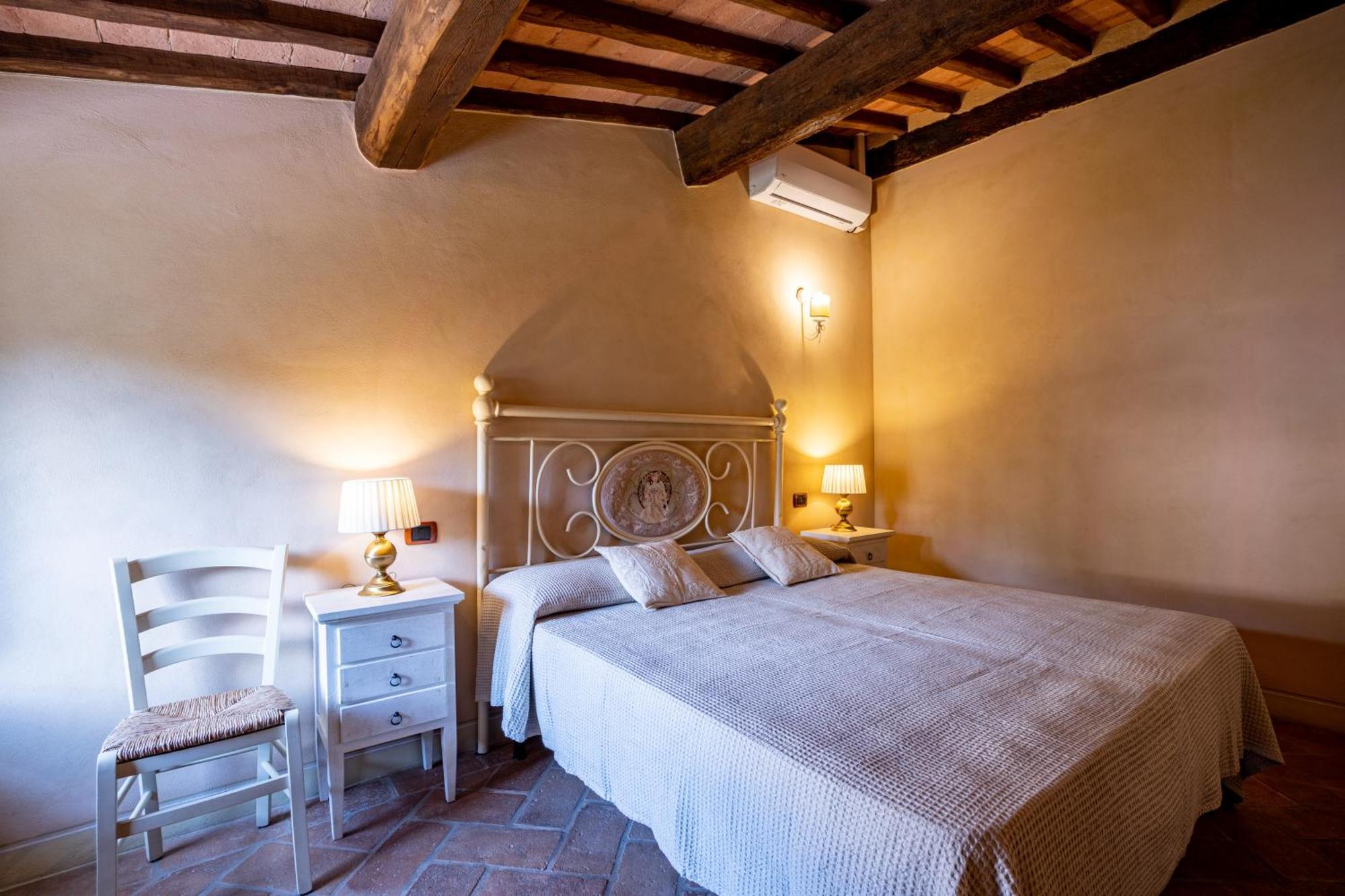 La Terrazza Villa Chianni Eksteriør billede