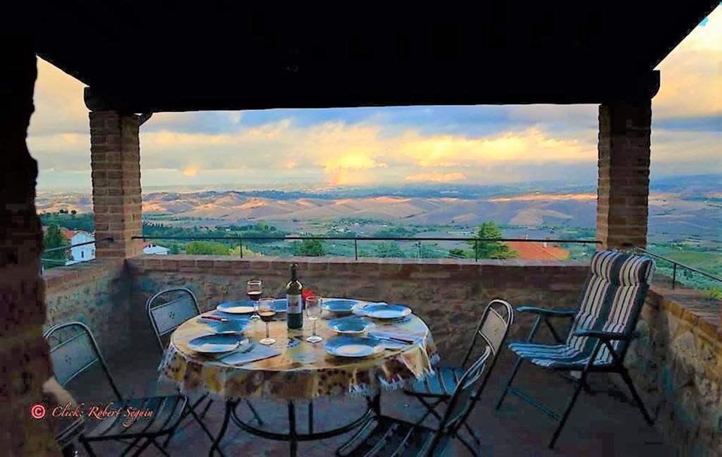 La Terrazza Villa Chianni Eksteriør billede
